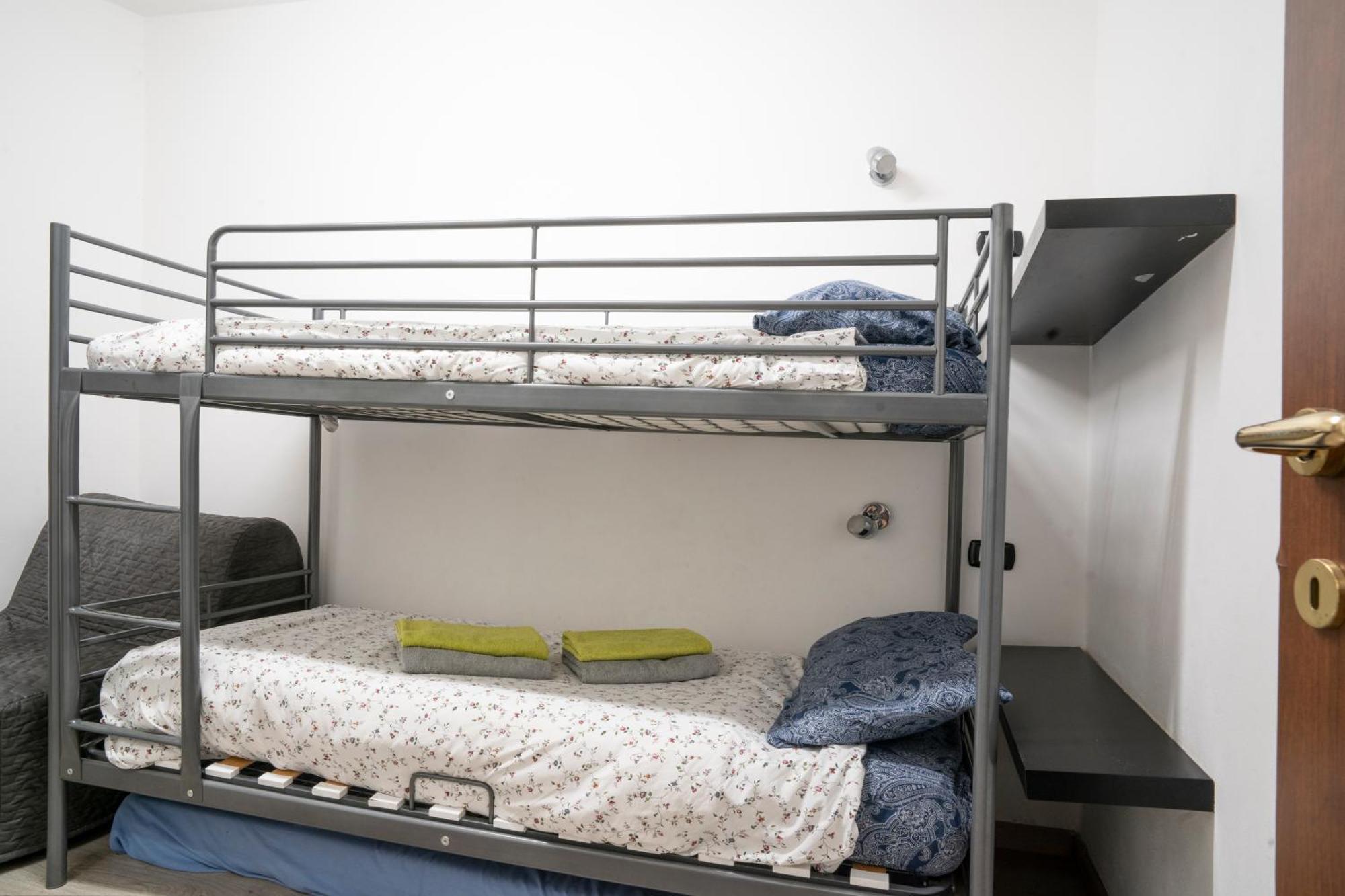 Houseingenoacenter Parking Apartment Екстериор снимка