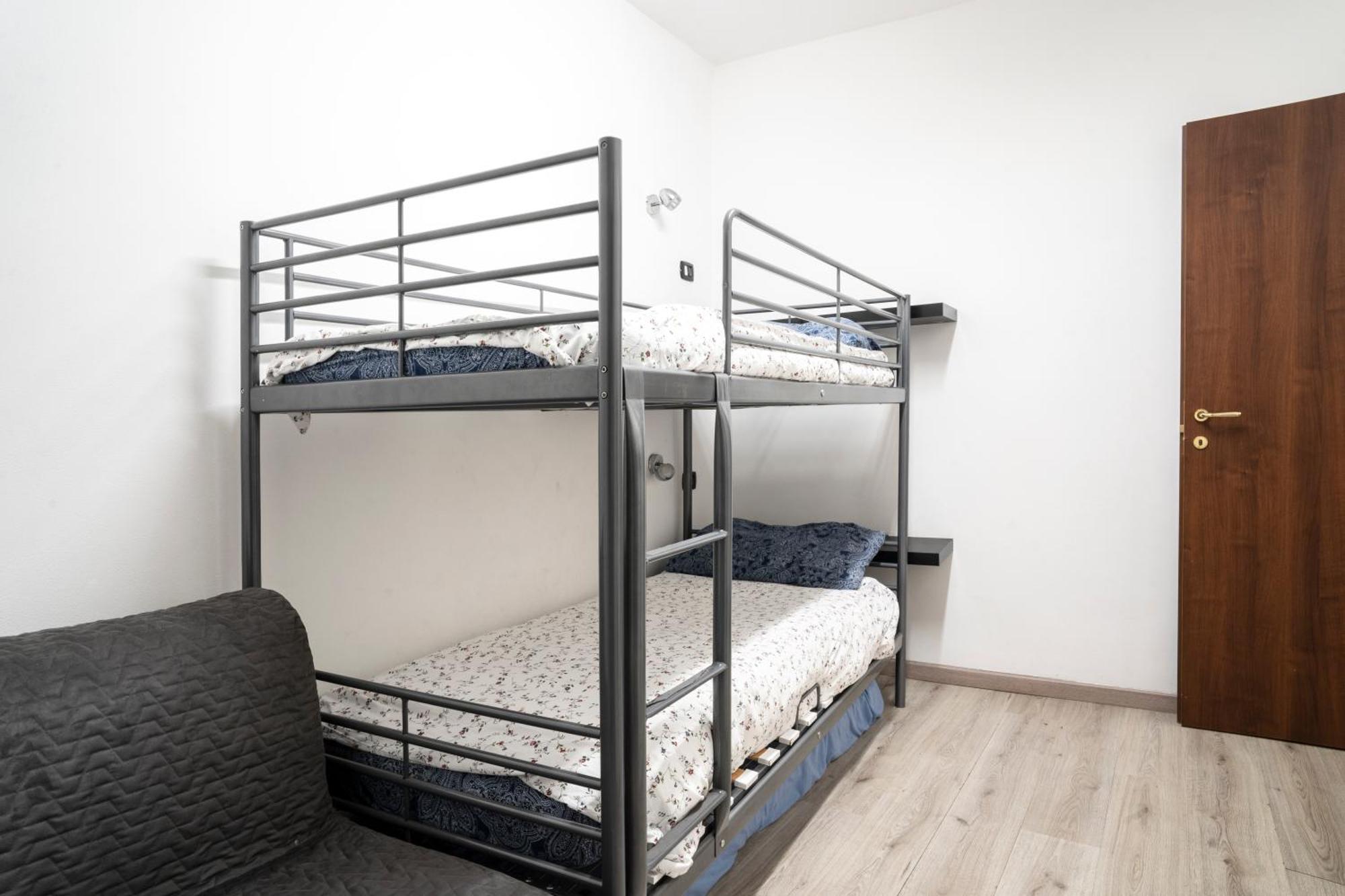 Houseingenoacenter Parking Apartment Екстериор снимка